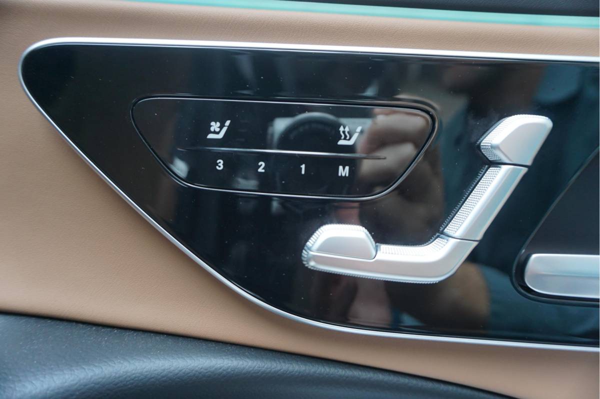 Mercedes-Benz E-Klasse Mercedes-Benz E-klasse Estate 300 e AMG Line Premium Plus Airmatic | Hyperscreen | Trekhaak | Pano | Adaptive + Lane | Memory Stoelmassage + Koeling + Verwarming | NL auto |