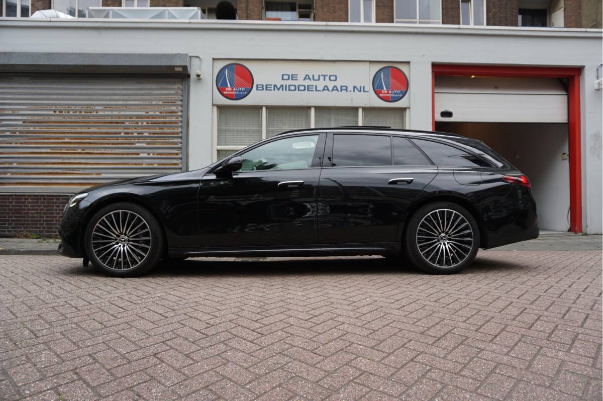 Mercedes-Benz E-Klasse Mercedes-Benz E-klasse Estate 300 e AMG Line Premium Plus Airmatic | Hyperscreen | Trekhaak | Pano | Adaptive + Lane | Memory Stoelmassage + Koeling + Verwarming | NL auto |