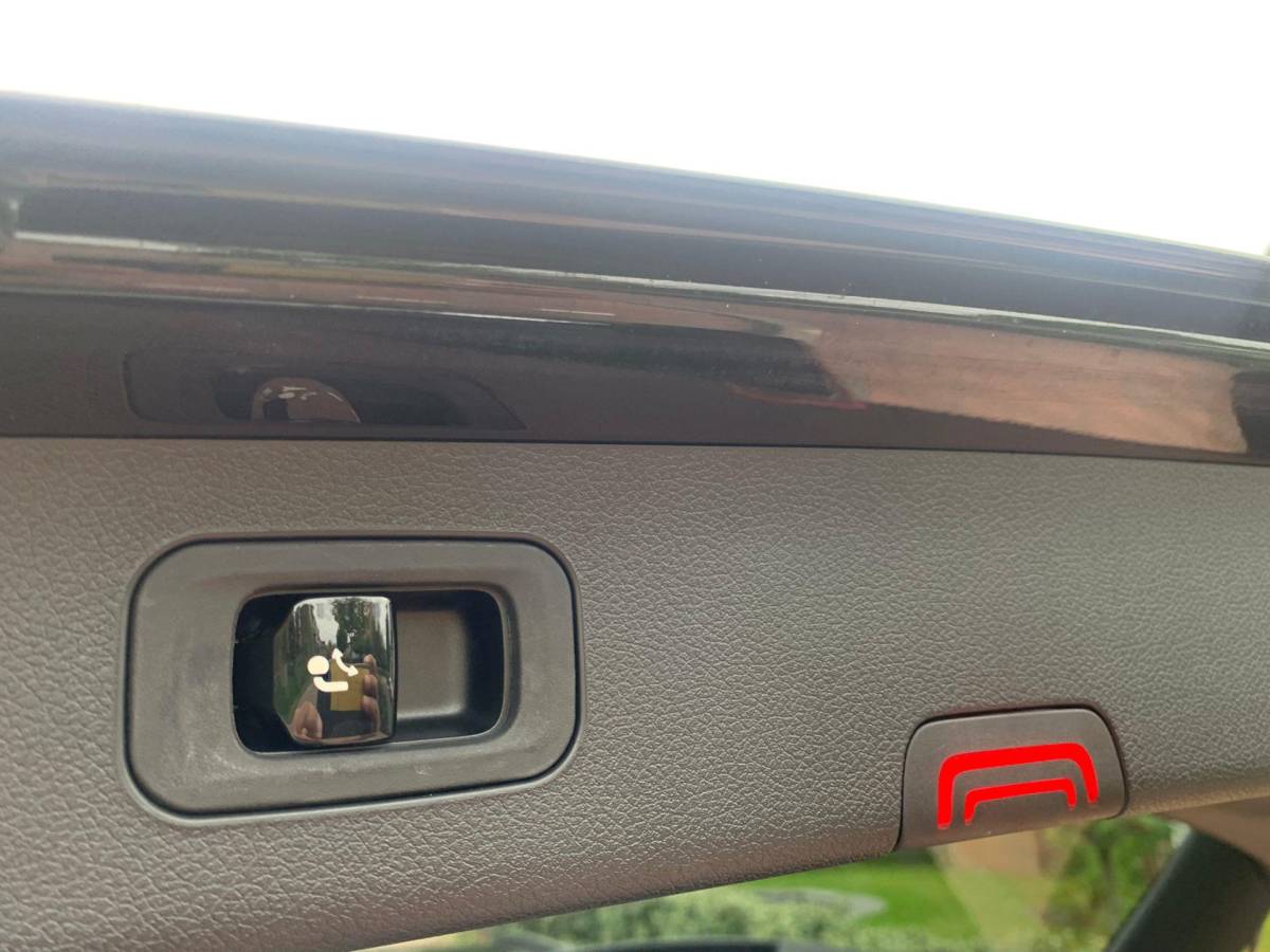 Mercedes-Benz E-Klasse Mercedes-Benz E-klasse Estate 300 e AMG Line Premium Plus Airmatic | Hyperscreen | Trekhaak | Pano | Adaptive + Lane | Memory Stoelmassage + Koeling + Verwarming | NL auto |