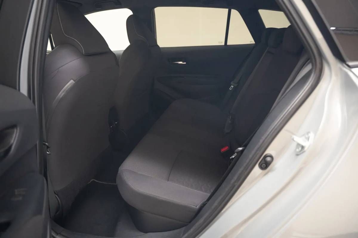 Toyota Corolla Toyota Corolla 1.8 Hybrid Business [ Apple carplay / Android Auto Stoelverwarming Trekhaak]