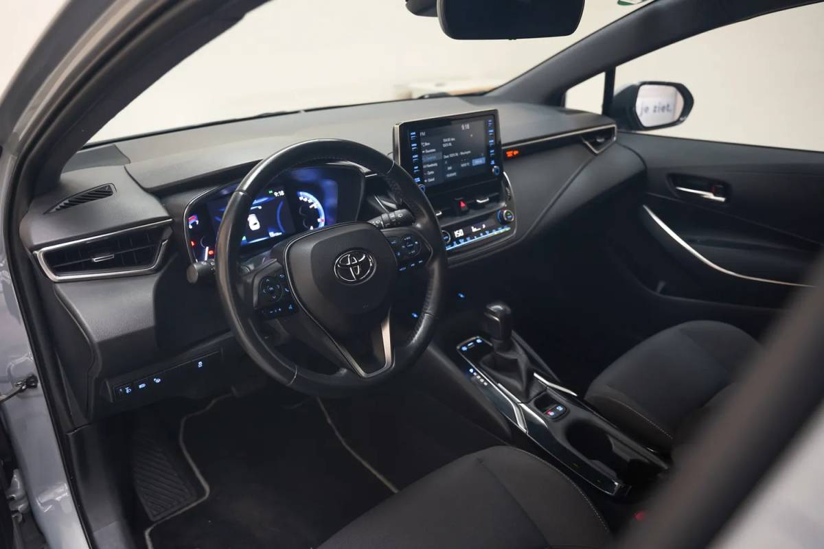 Toyota Corolla Toyota Corolla 1.8 Hybrid Business [ Apple carplay / Android Auto Stoelverwarming Trekhaak]