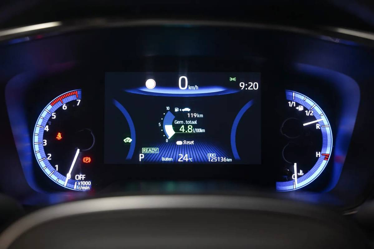 Toyota Corolla Toyota Corolla 1.8 Hybrid Business [ Apple carplay / Android Auto Stoelverwarming Trekhaak]