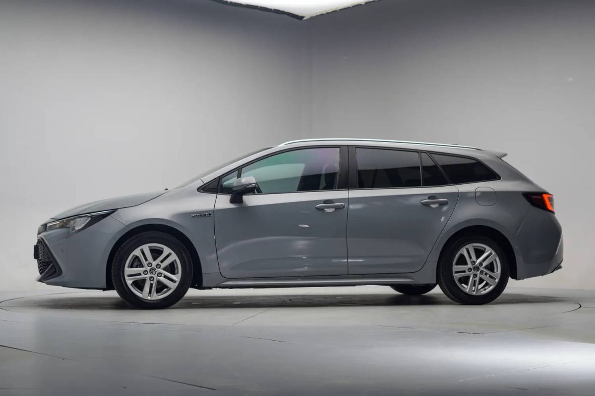 Toyota Corolla Toyota Corolla 1.8 Hybrid Business [ Apple carplay / Android Auto Stoelverwarming Trekhaak]