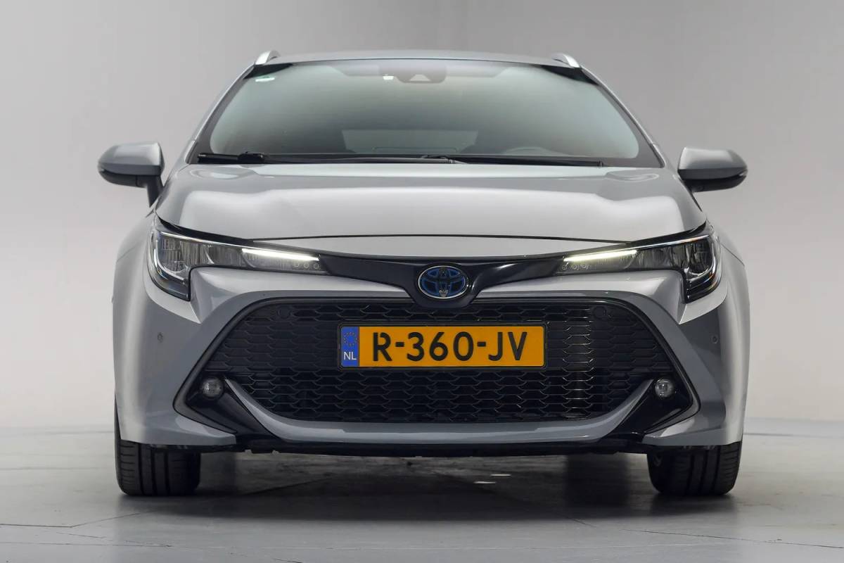Toyota Corolla Toyota Corolla 1.8 Hybrid Business [ Apple carplay / Android Auto Stoelverwarming Trekhaak]