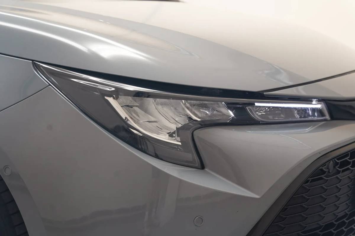 Toyota Corolla Toyota Corolla 1.8 Hybrid Business [ Apple carplay / Android Auto Stoelverwarming Trekhaak]