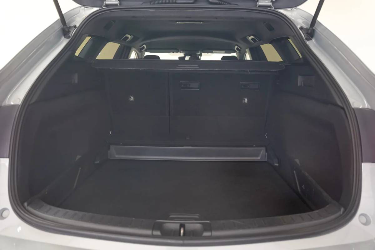 Toyota Corolla Toyota Corolla 1.8 Hybrid Business [ Apple carplay / Android Auto Stoelverwarming Trekhaak]