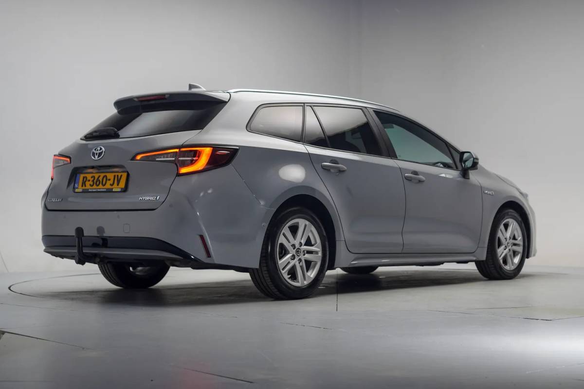 Toyota Corolla Toyota Corolla 1.8 Hybrid Business [ Apple carplay / Android Auto Stoelverwarming Trekhaak]