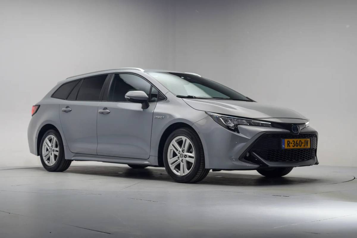 Toyota Corolla Toyota Corolla 1.8 Hybrid Business [ Apple carplay / Android Auto Stoelverwarming Trekhaak]