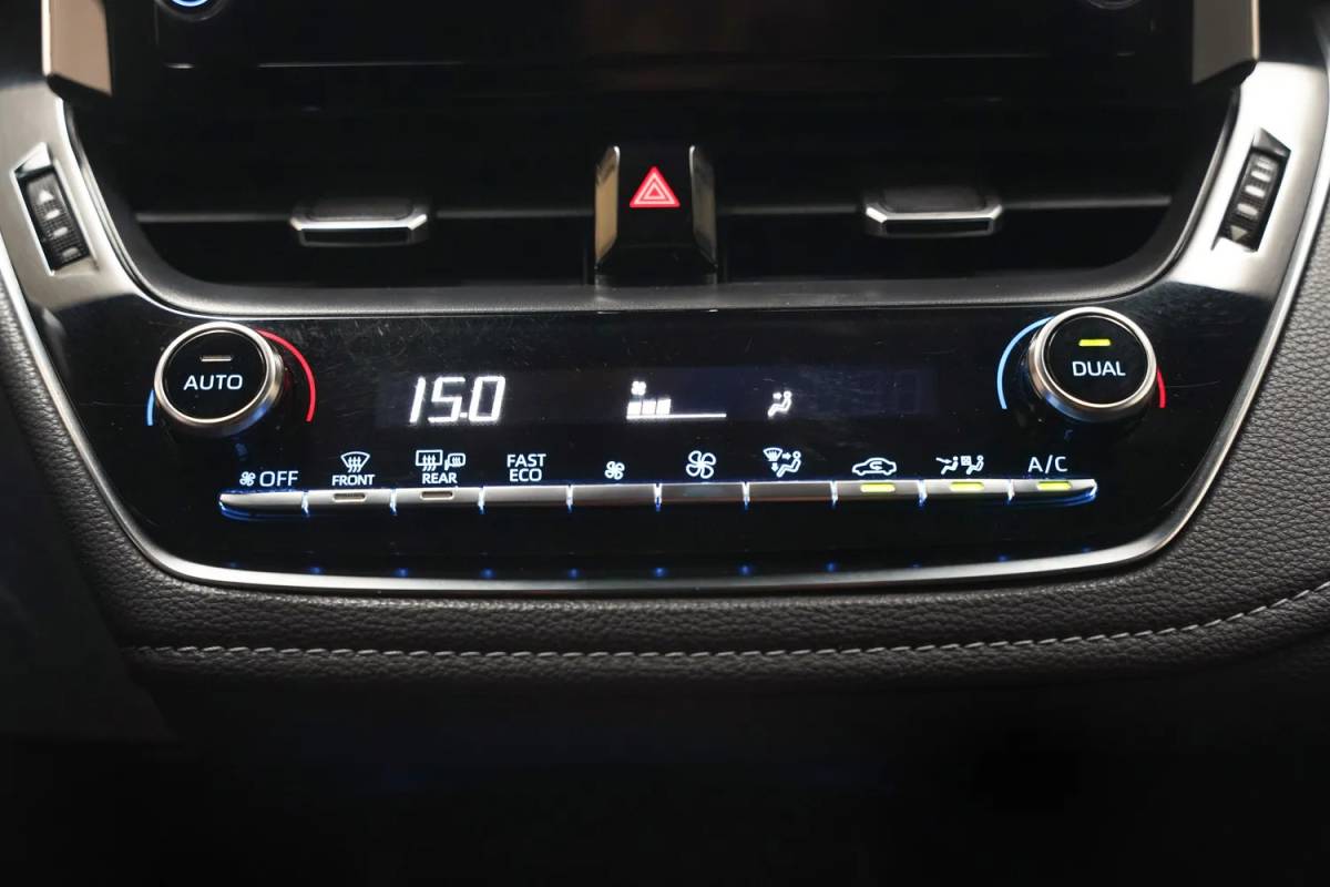 Toyota Corolla Toyota Corolla 1.8 Hybrid Business [ Apple carplay / Android Auto Stoelverwarming Trekhaak]