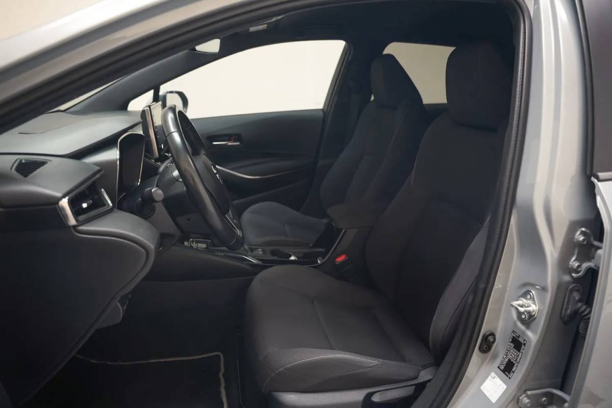 Toyota Corolla Toyota Corolla 1.8 Hybrid Business [ Apple carplay / Android Auto Stoelverwarming Trekhaak]