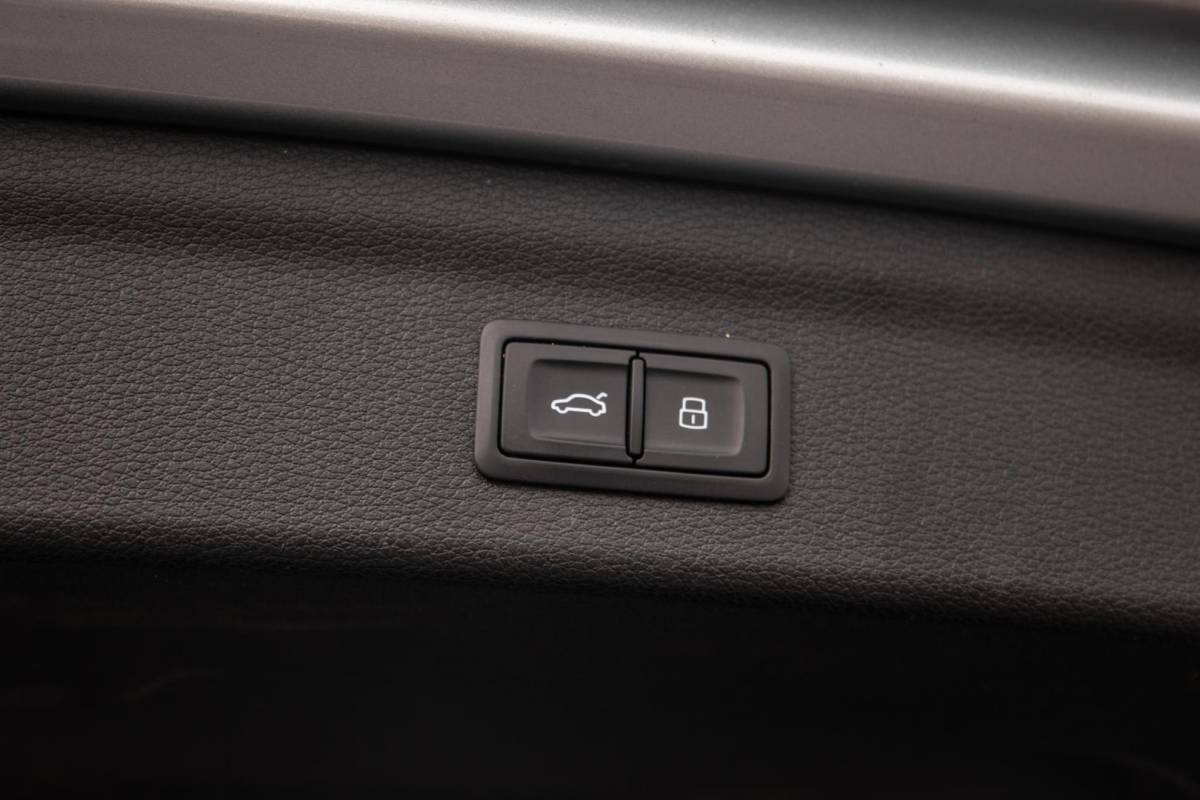 Audi Q3 Audi Q3 45 TFSI e edition VIRTUAL COCKPIT / CRUISE CONTROLE / AIRCO / BRUIN LEER / PHEV