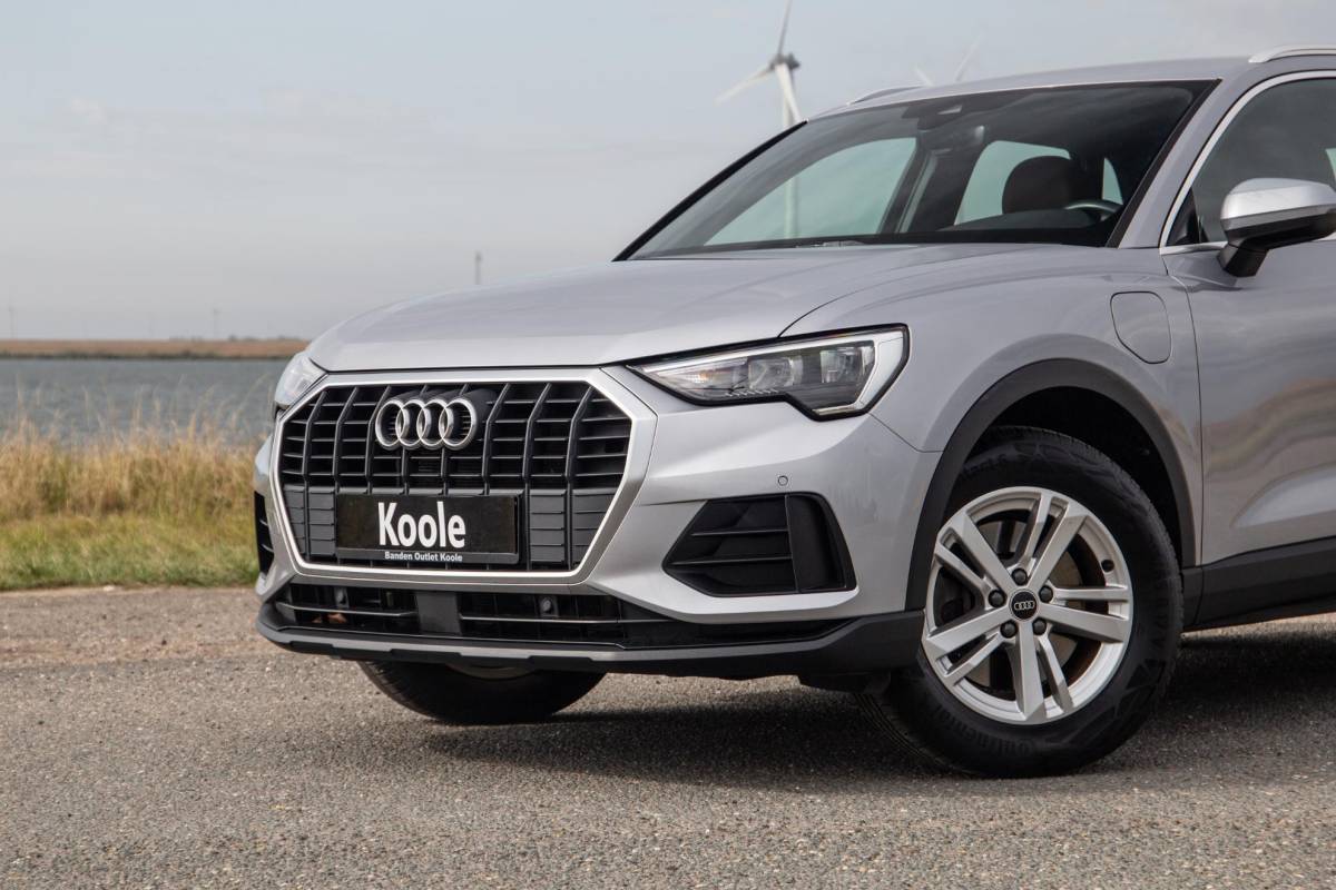 Audi Q3 Audi Q3 45 TFSI e edition VIRTUAL COCKPIT / CRUISE CONTROLE / AIRCO / BRUIN LEER / PHEV