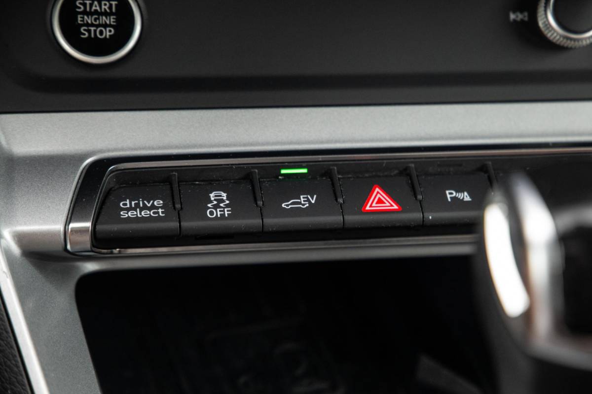 Audi Q3 Audi Q3 45 TFSI e edition VIRTUAL COCKPIT / CRUISE CONTROLE / AIRCO / BRUIN LEER / PHEV