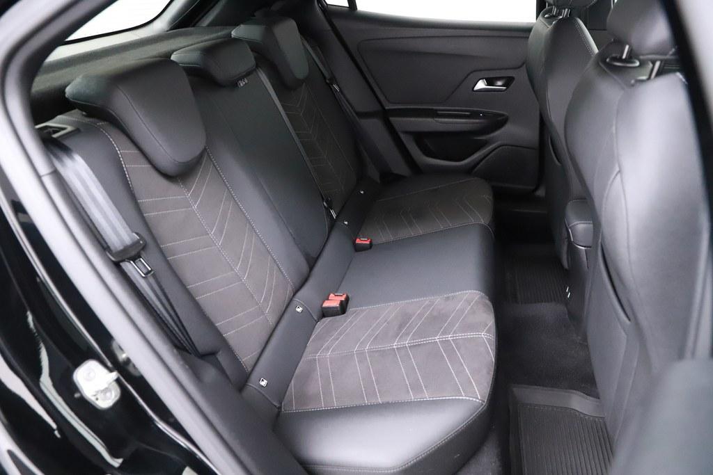 Opel Mokka Opel Mokka 1.2 T 130 pk Automaat Ultimate Camera/Winterpakket /Ecc/Alcantara/Keyless/Blindspot/Vc/18inch