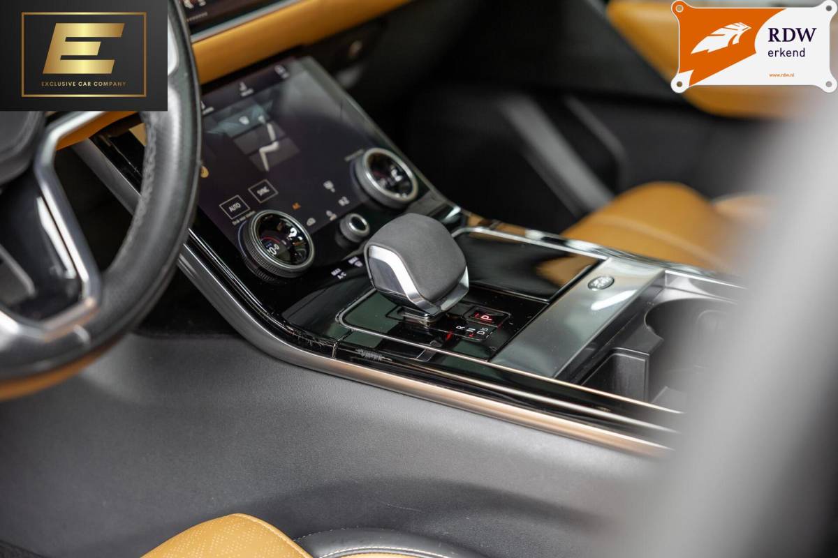Land Rover Range Rover Velar Land Rover Range Rover Velar 2.0 P400e R-Dynamic SE | Stoelverkoeling | HUD | Panorama