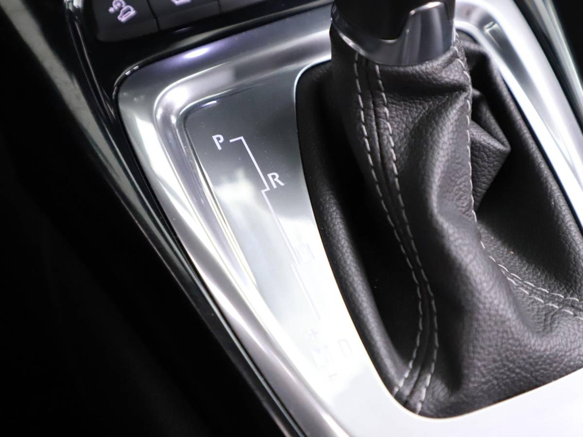 Opel Crossland Opel Crossland 1.2T 130pk Automaat Ultimate Trekhaak/Alcantara/ 4S.Banden/Winterpakket/Camera/Nav/Keyless