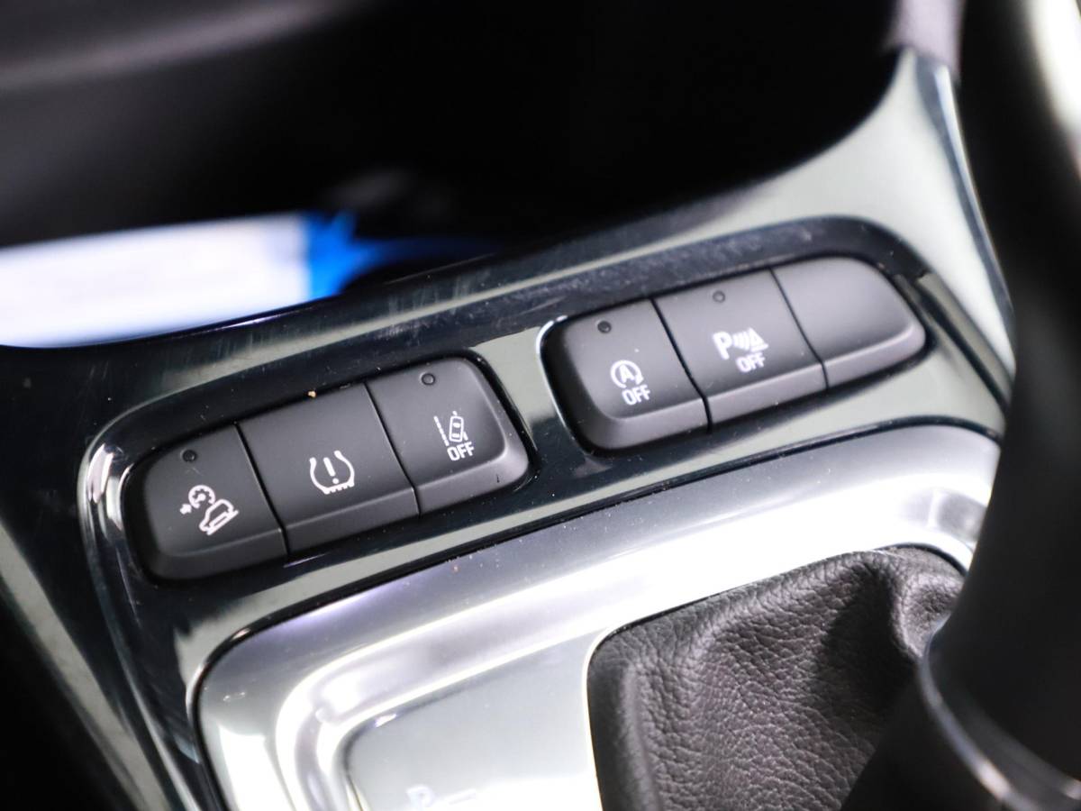 Opel Crossland Opel Crossland 1.2T 130pk Automaat Ultimate Trekhaak/Alcantara/ 4S.Banden/Winterpakket/Camera/Nav/Keyless