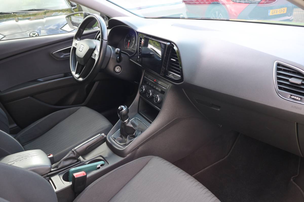 SEAT Leon SEAT Leon 1.2 TSI Style Clima / 6 bak / Stoelverw. / Camera