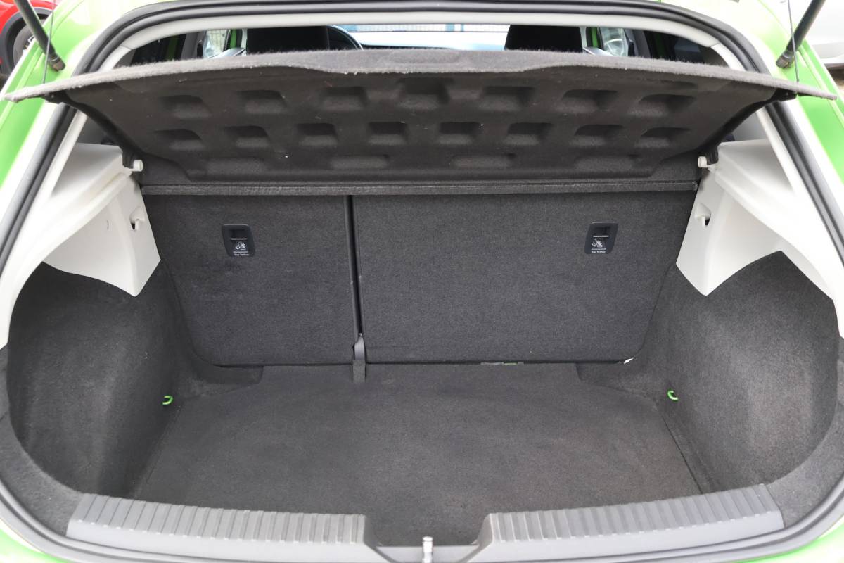 SEAT Leon SEAT Leon 1.2 TSI Style Clima / 6 bak / Stoelverw. / Camera