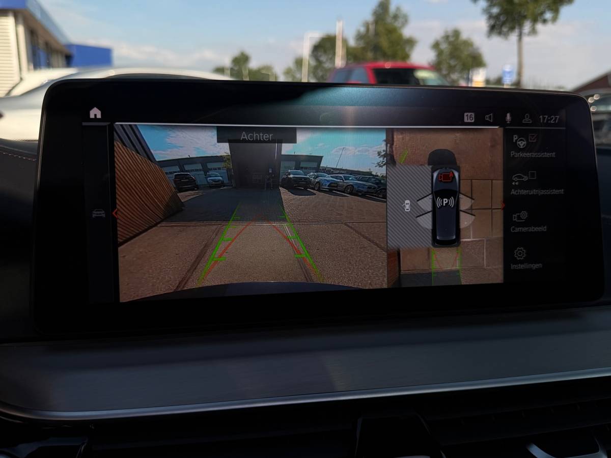 BMW 5 Serie BMW 5-serie Touring 540d xDrive High Executive M-Sport / Leder / HUD / Trekhaak / 360cam / ACC / B&W Audio / Pano / Massagestoelen