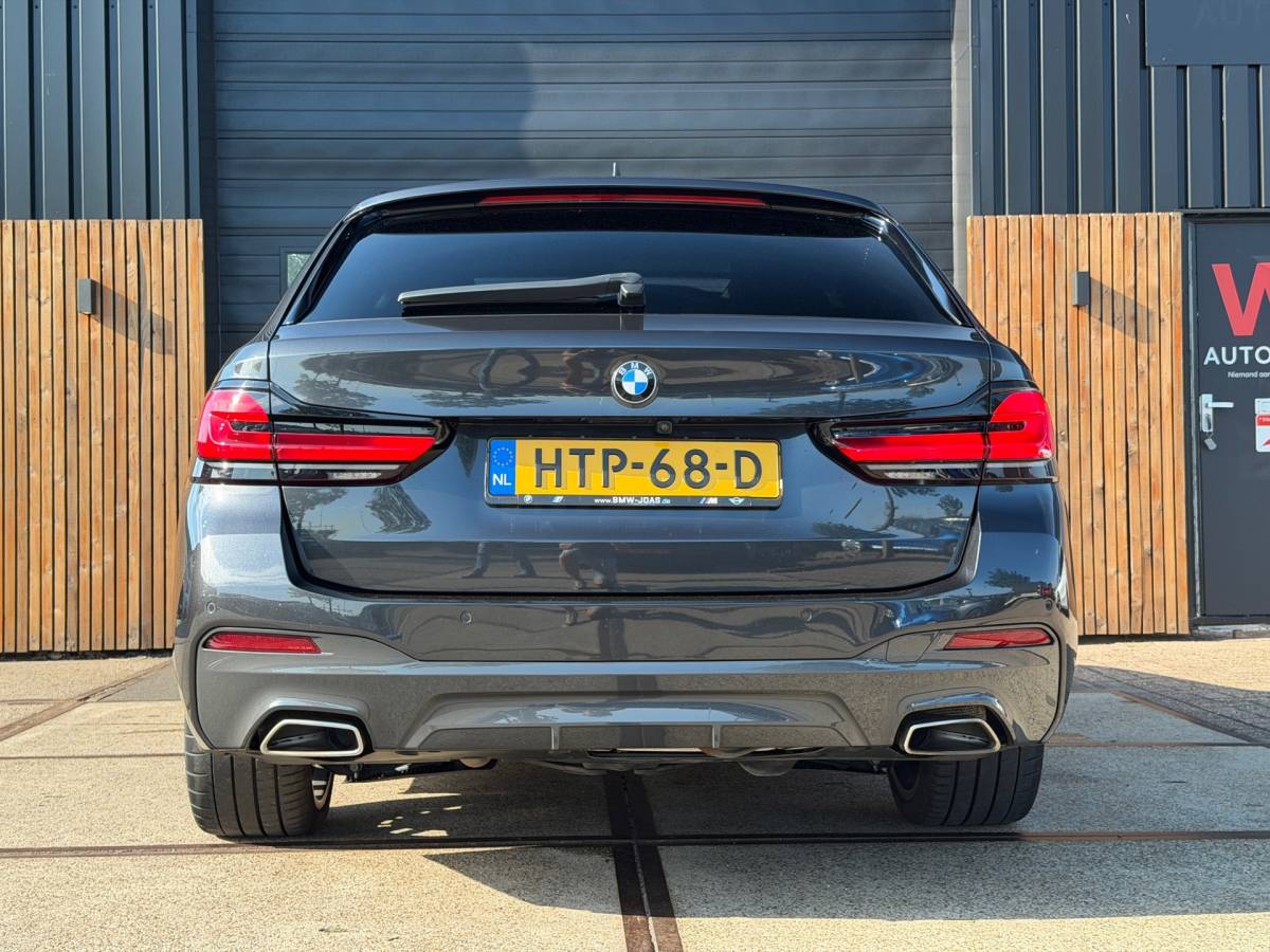 BMW 5 Serie BMW 5-serie Touring 540d xDrive High Executive M-Sport / Leder / HUD / Trekhaak / 360cam / ACC / B&W Audio / Pano / Massagestoelen