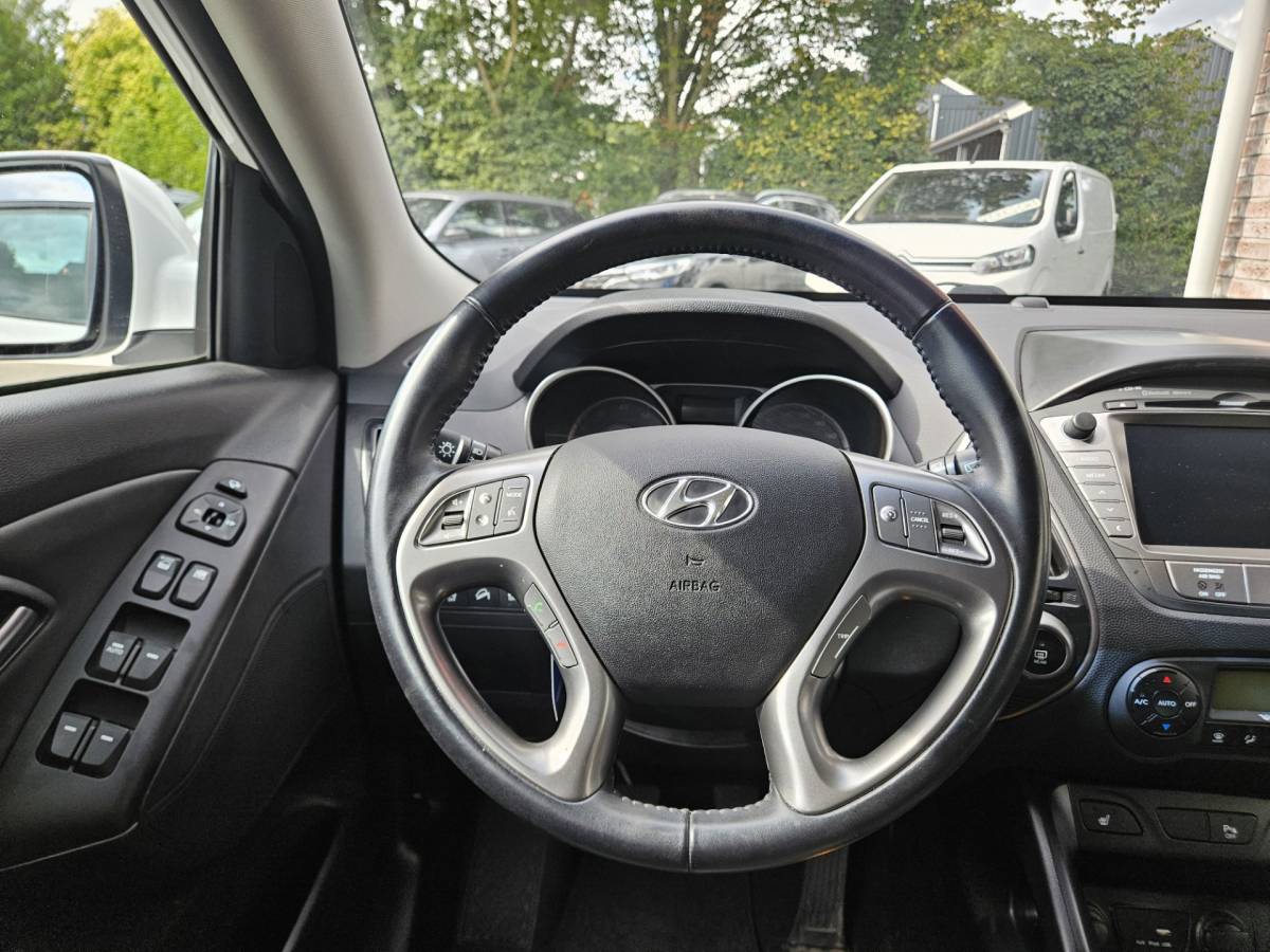 Hyundai ix35 Hyundai Ix35 1.6i GDI Go! Trekhaak! NAP! Dealer Onderhouden! Nette Auto! Camera! Navigatie! Airco/Clima!