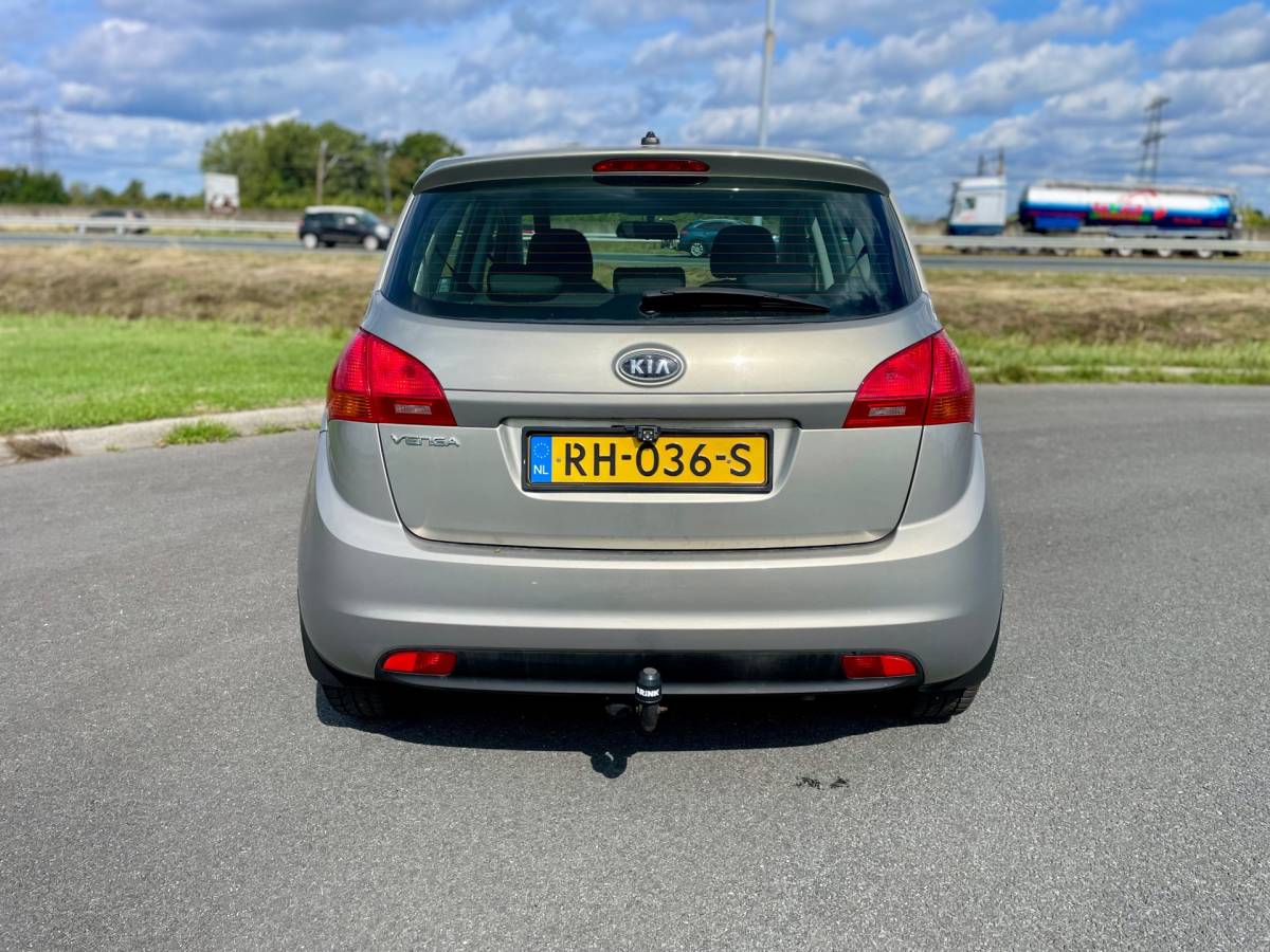 Kia Venga Kia Venga 1.4 CVVT, 5drs, Trekhaak, Camera, Airco, Radio-CD/MP3 speler, Elektr ramen, Lmv, Unieke kilometerstand!