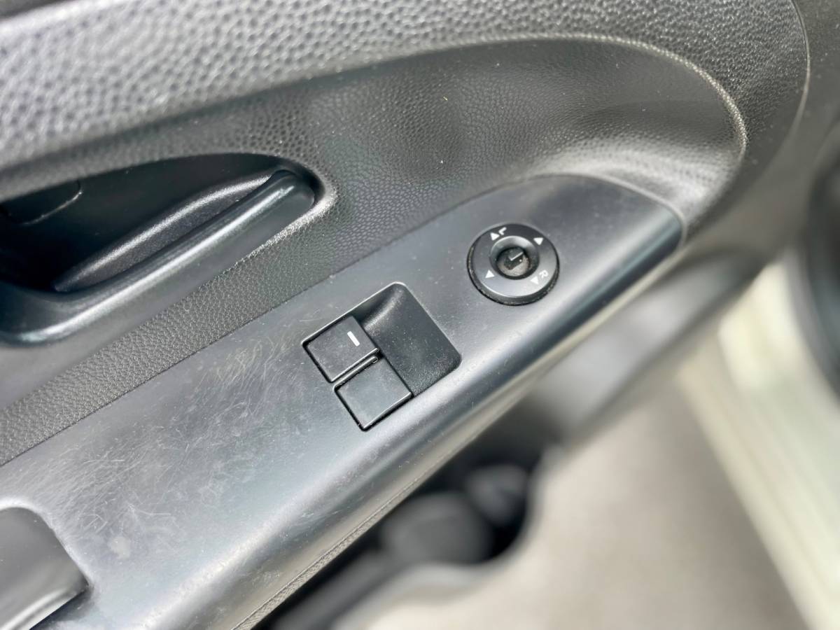 Kia Venga Kia Venga 1.4 CVVT, 5drs, Trekhaak, Camera, Airco, Radio-CD/MP3 speler, Elektr ramen, Lmv, Unieke kilometerstand!