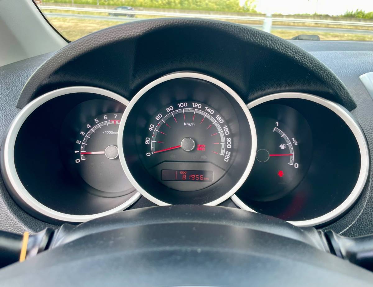 Kia Venga Kia Venga 1.4 CVVT, 5drs, Trekhaak, Camera, Airco, Radio-CD/MP3 speler, Elektr ramen, Lmv, Unieke kilometerstand!