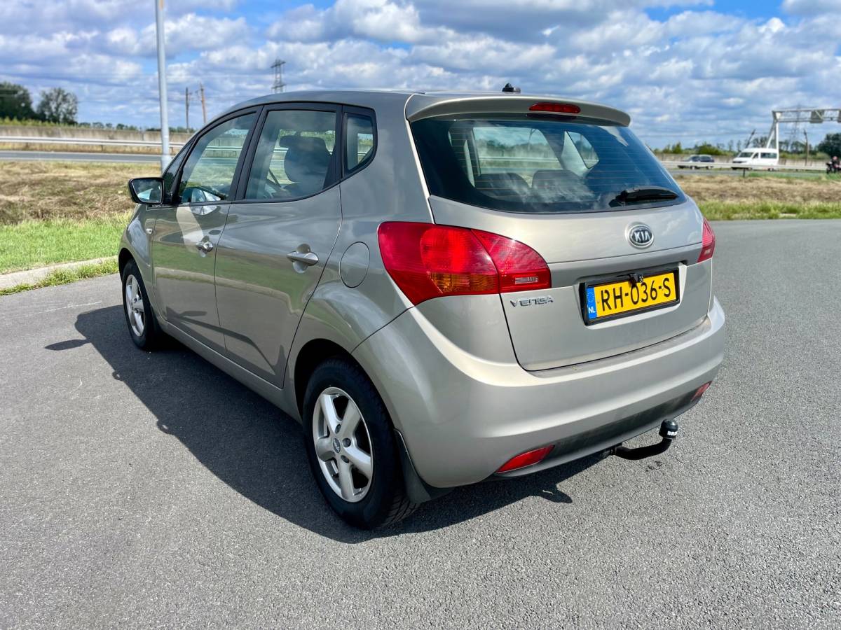 Kia Venga Kia Venga 1.4 CVVT, 5drs, Trekhaak, Camera, Airco, Radio-CD/MP3 speler, Elektr ramen, Lmv, Unieke kilometerstand!