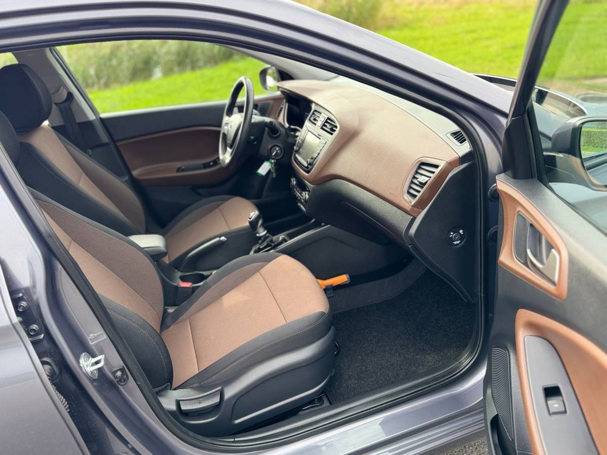 Hyundai i20 Hyundai I20 1.0 T-GDI Comfort, 5drs, Cam, Navi, Pdc, Cruise/Climate control, 16835km, 1e eig afk, Geen import, Nap, Unieke km!