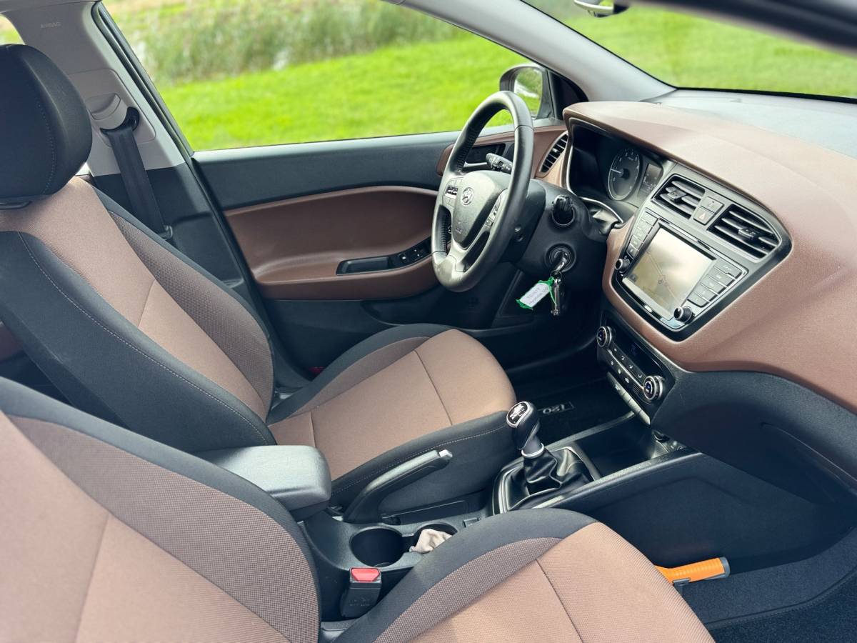 Hyundai i20 Hyundai I20 1.0 T-GDI Comfort, 5drs, Cam, Navi, Pdc, Cruise/Climate control, 16835km, 1e eig afk, Geen import, Nap, Unieke km!