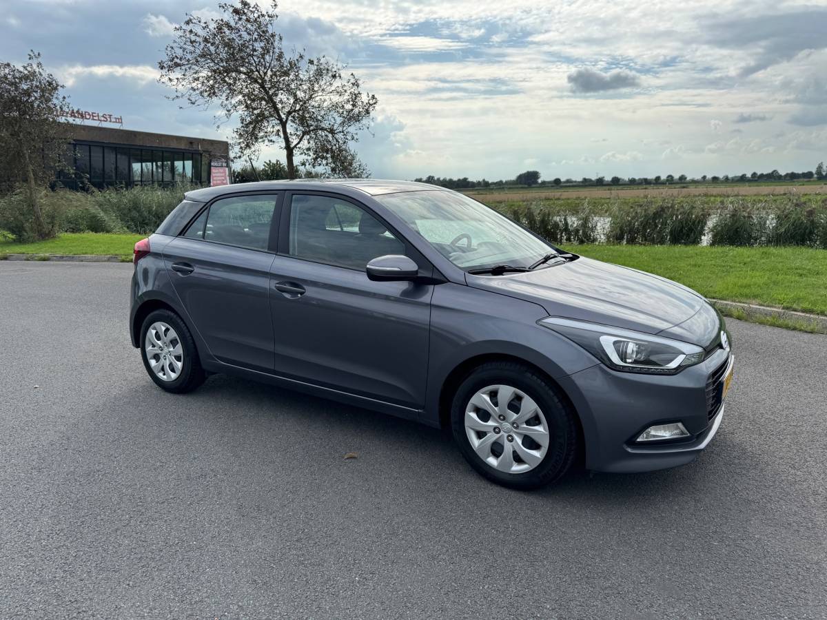 Hyundai i20 Hyundai I20 1.0 T-GDI Comfort, 5drs, Cam, Navi, Pdc, Cruise/Climate control, 16835km, 1e eig afk, Geen import, Nap, Unieke km!