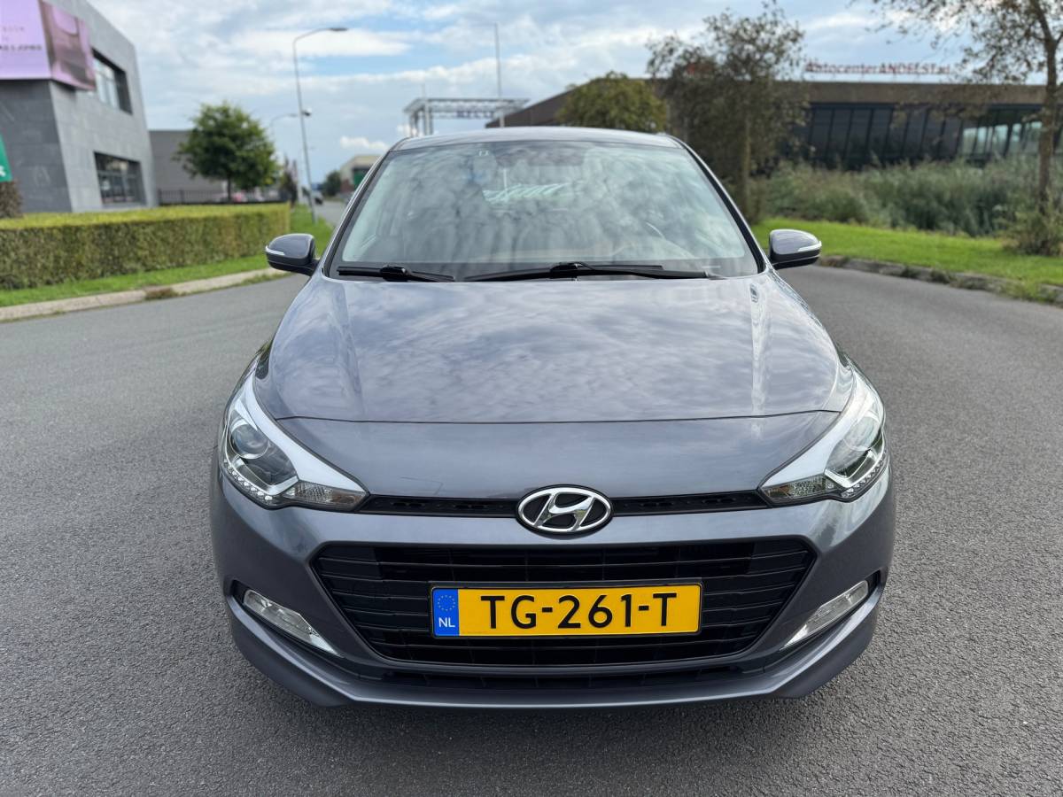 Hyundai i20 Hyundai I20 1.0 T-GDI Comfort, 5drs, Cam, Navi, Pdc, Cruise/Climate control, 16835km, 1e eig afk, Geen import, Nap, Unieke km!
