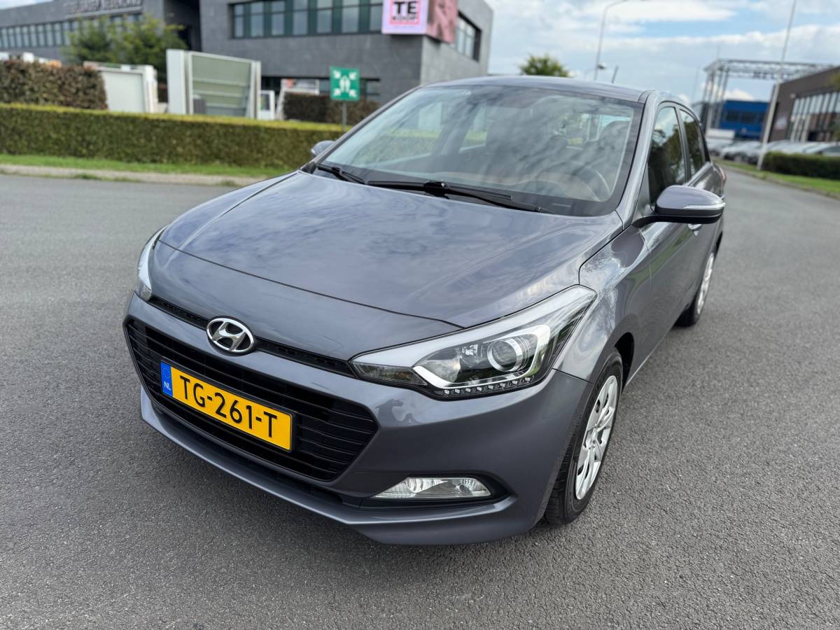 Hyundai i20 Hyundai I20 1.0 T-GDI Comfort, 5drs, Cam, Navi, Pdc, Cruise/Climate control, 16835km, 1e eig afk, Geen import, Nap, Unieke km!