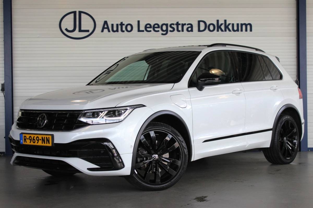 Volkswagen Tiguan Volkswagen Tiguan 1.4 TSI eHybrid R-Line Business+ SOH 96% | Black Style | Trekhaak | Head-Up | IQ Light | Pano | Camera | Carplay | 20″ LMV | PDC V+A