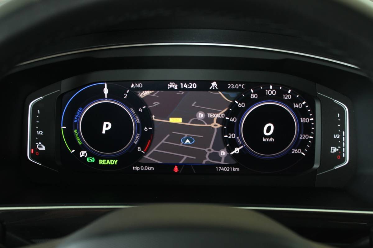 Volkswagen Tiguan Volkswagen Tiguan 1.4 TSI eHybrid R-Line Business+ SOH 96% | Black Style | Trekhaak | Head-Up | IQ Light | Pano | Camera | Carplay | 20″ LMV | PDC V+A