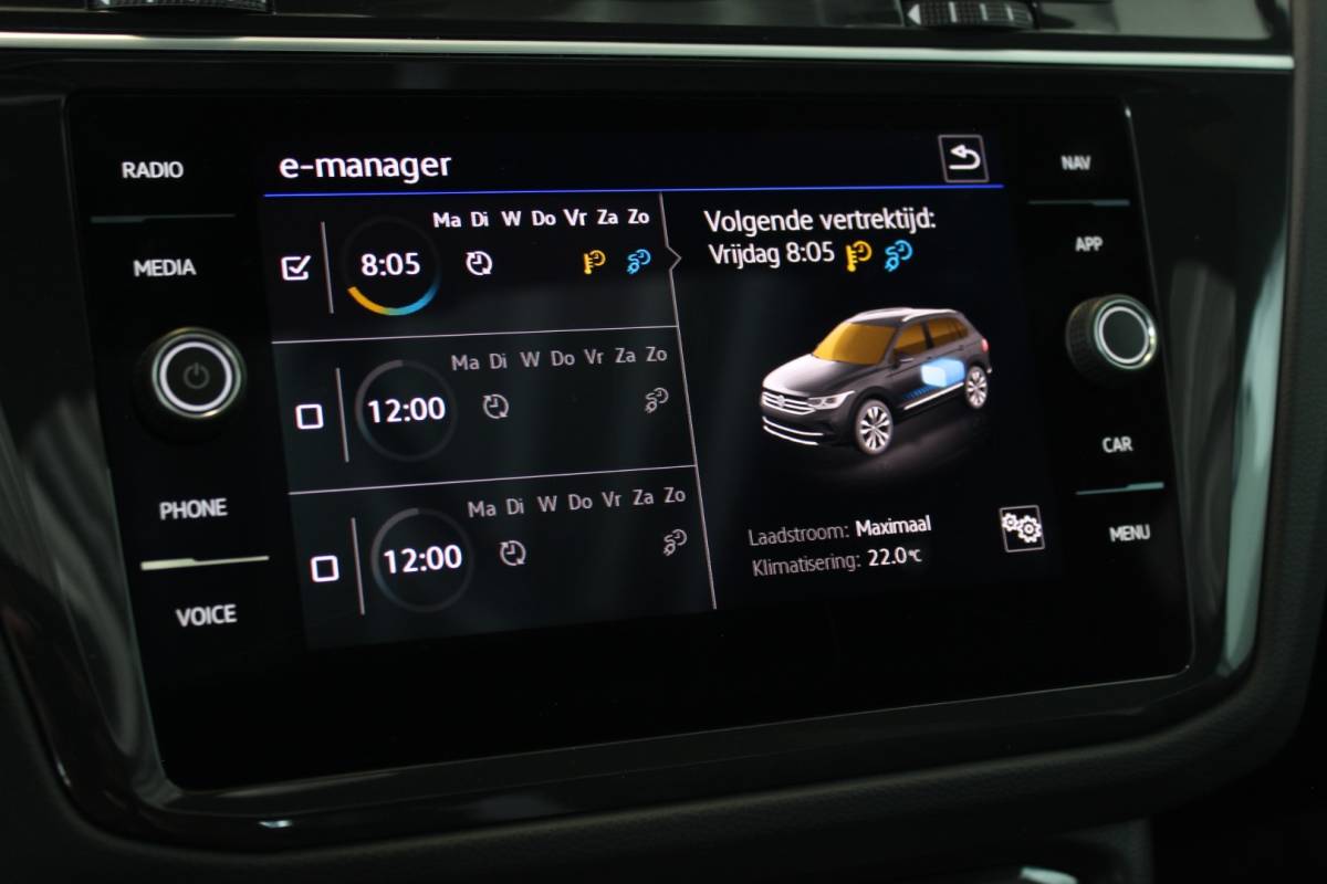 Volkswagen Tiguan Volkswagen Tiguan 1.4 TSI eHybrid R-Line Business+ SOH 96% | Black Style | Trekhaak | Head-Up | IQ Light | Pano | Camera | Carplay | 20″ LMV | PDC V+A