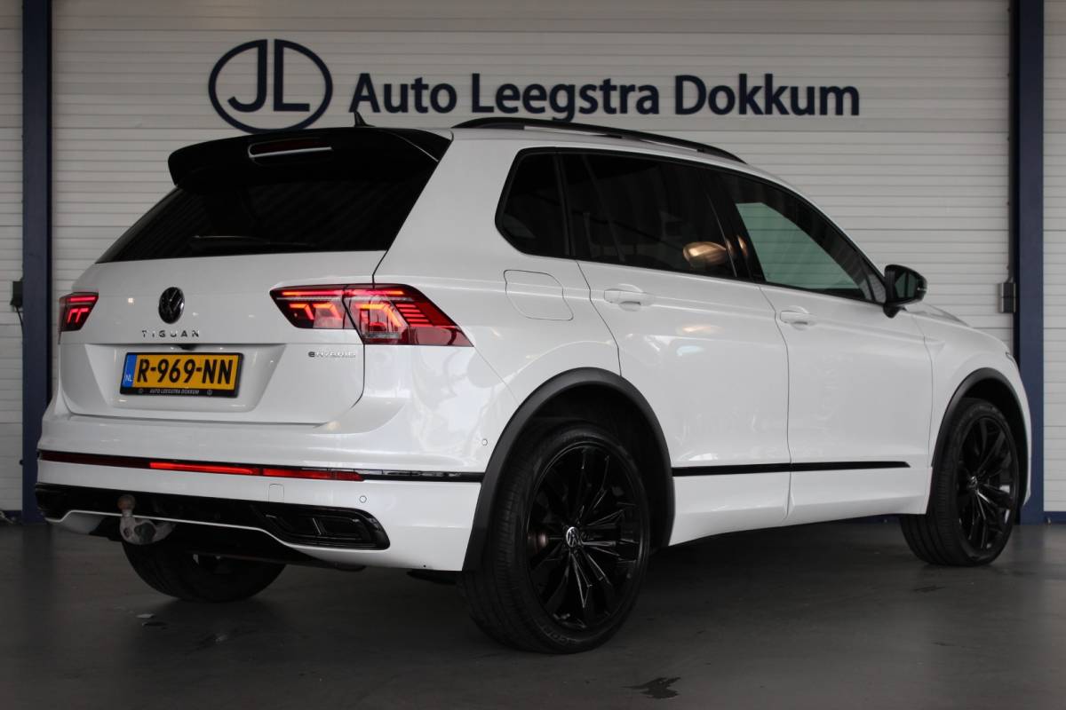 Volkswagen Tiguan Volkswagen Tiguan 1.4 TSI eHybrid R-Line Business+ SOH 96% | Black Style | Trekhaak | Head-Up | IQ Light | Pano | Camera | Carplay | 20″ LMV | PDC V+A