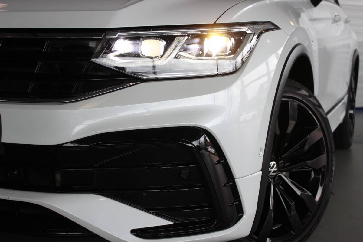 Volkswagen Tiguan Volkswagen Tiguan 1.4 TSI eHybrid R-Line Business+ SOH 96% | Black Style | Trekhaak | Head-Up | IQ Light | Pano | Camera | Carplay | 20″ LMV | PDC V+A