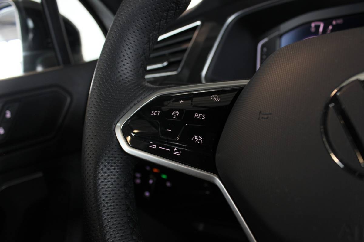 Volkswagen Tiguan Volkswagen Tiguan 1.4 TSI eHybrid R-Line Business+ SOH 96% | Black Style | Trekhaak | Head-Up | IQ Light | Pano | Camera | Carplay | 20″ LMV | PDC V+A