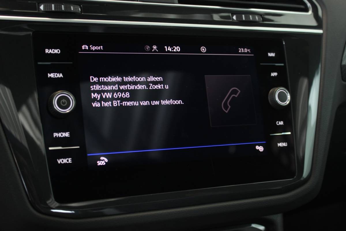 Volkswagen Tiguan Volkswagen Tiguan 1.4 TSI eHybrid R-Line Business+ SOH 96% | Black Style | Trekhaak | Head-Up | IQ Light | Pano | Camera | Carplay | 20″ LMV | PDC V+A