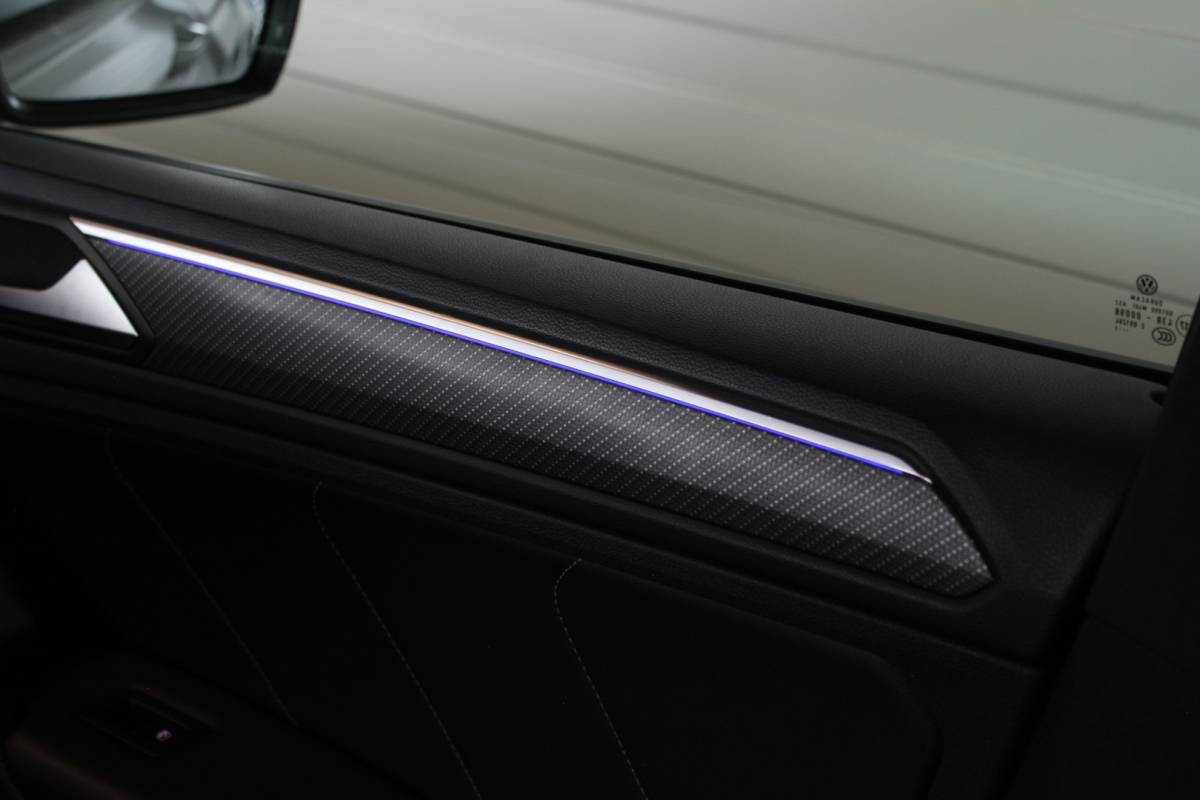 Volkswagen Tiguan Volkswagen Tiguan 1.4 TSI eHybrid R-Line Business+ SOH 96% | Black Style | Trekhaak | Head-Up | IQ Light | Pano | Camera | Carplay | 20″ LMV | PDC V+A