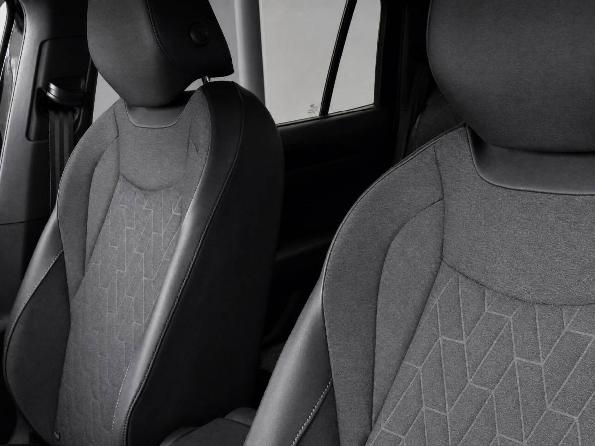 Volkswagen Tayron Volkswagen Tayron 1.5 eHybrid 204pk DSG Life Edition · 360 Camera · Inklap. Trekhaak · Dodehoeksensor · Keyless · Elek. Achterklep · Stuur- & Stoelverwarming · Garantie t/m 28-05-2030 of 100.000km