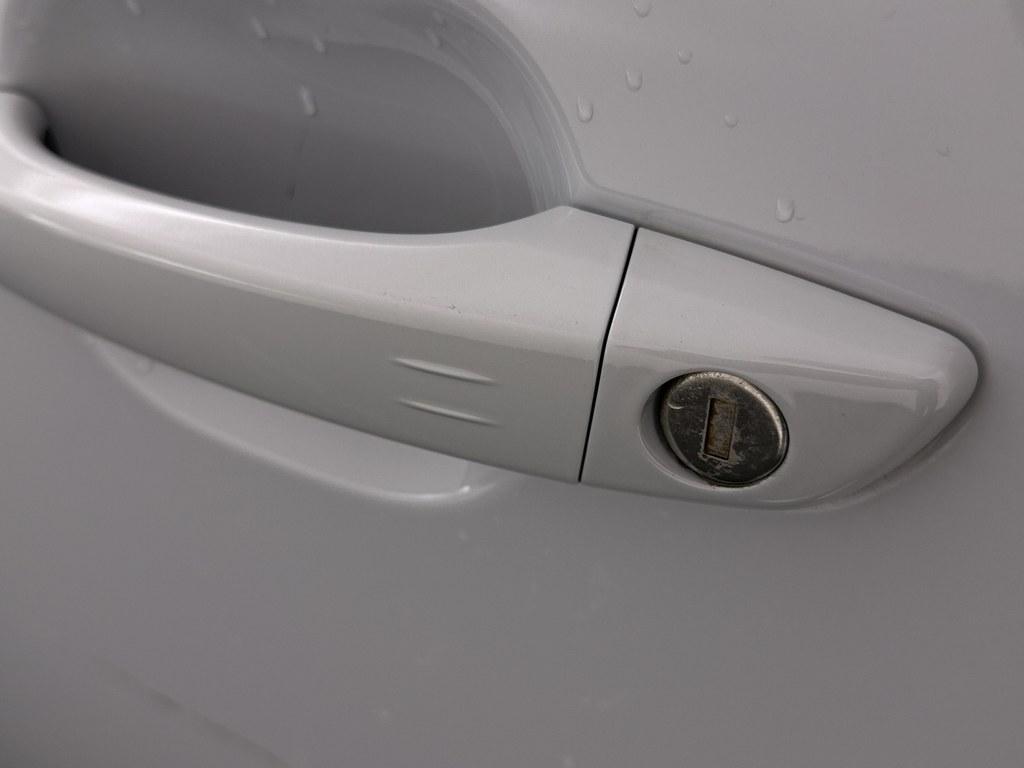 Peugeot e-2008 Peugeot e-2008 EV Allure Avantage 54 kWh Soh 97% 360.Camera/Nav/ Keyless/Ad.Cruise/CarPlay/H.Leder/Blindspot