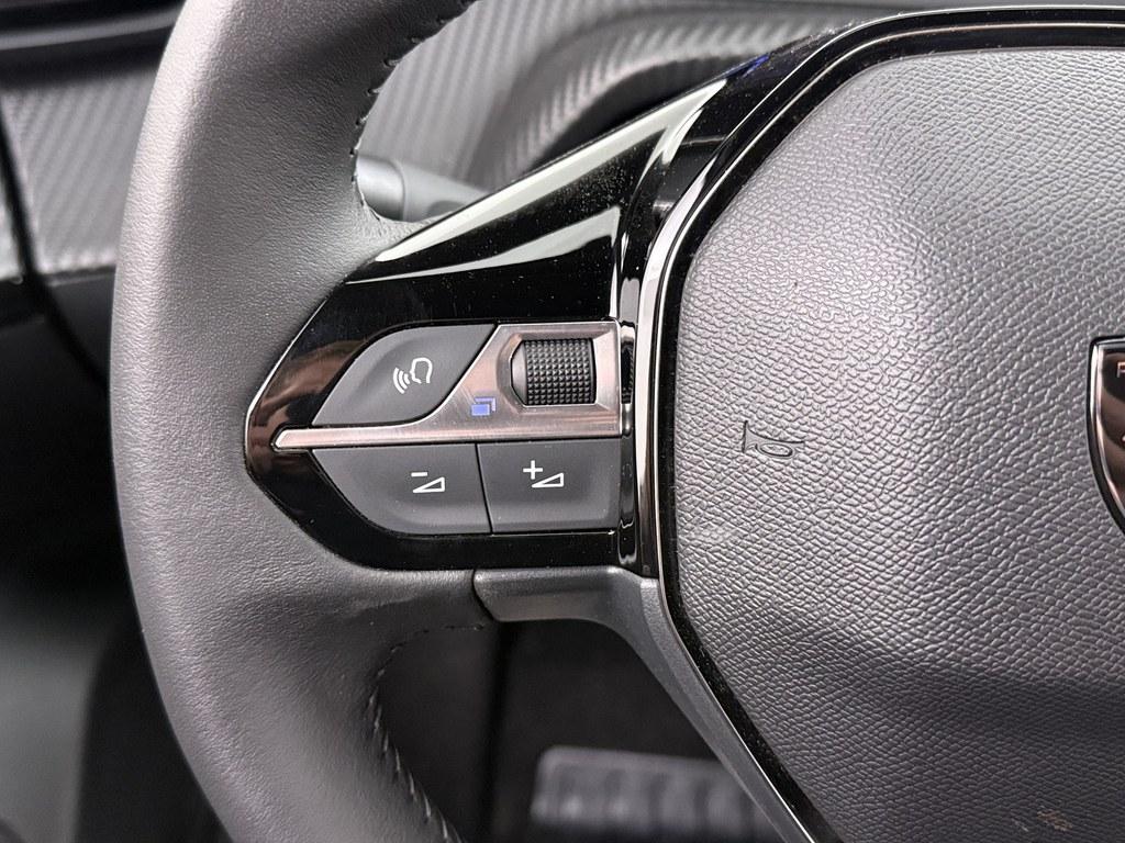 Peugeot e-2008 Peugeot e-2008 EV Allure Avantage 54 kWh Soh 97% 360.Camera/Nav/ Keyless/Ad.Cruise/CarPlay/H.Leder/Blindspot