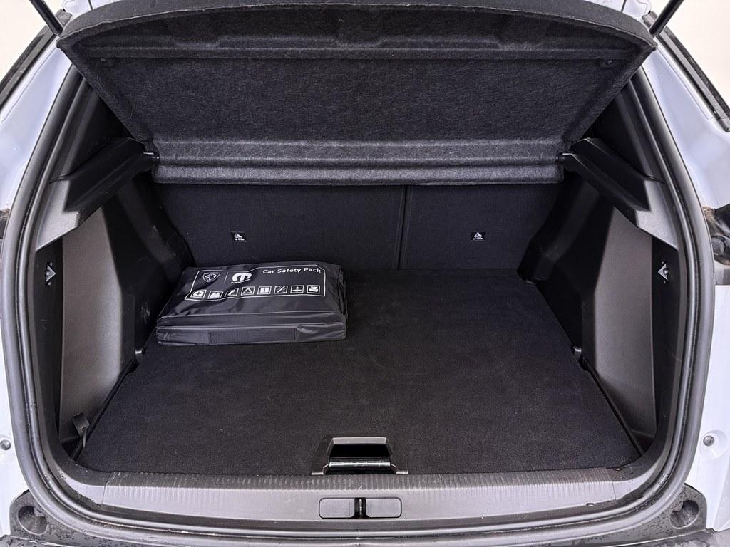Peugeot e-2008 Peugeot e-2008 EV Allure Avantage 54 kWh Soh 97% 360.Camera/Nav/ Keyless/Ad.Cruise/CarPlay/H.Leder/Blindspot