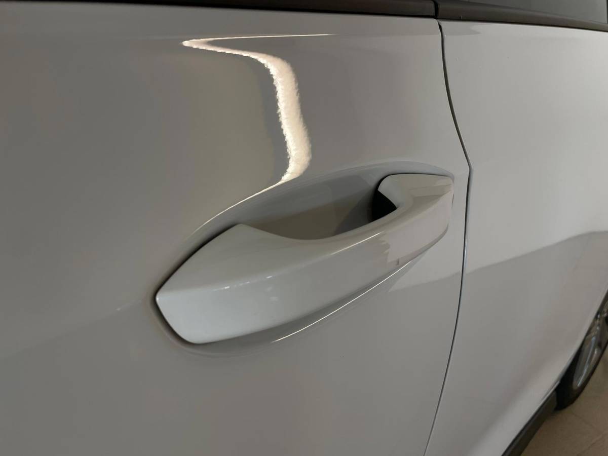 Volkswagen Golf Volkswagen Golf 1.5 eTSI R-Line Business+ AUTOMAAT AIRCO PANO NAVI CRUISE STOELVERW APPLE CARPLAY PDC CAMERA TREKHAAK NIEUWSTAAT