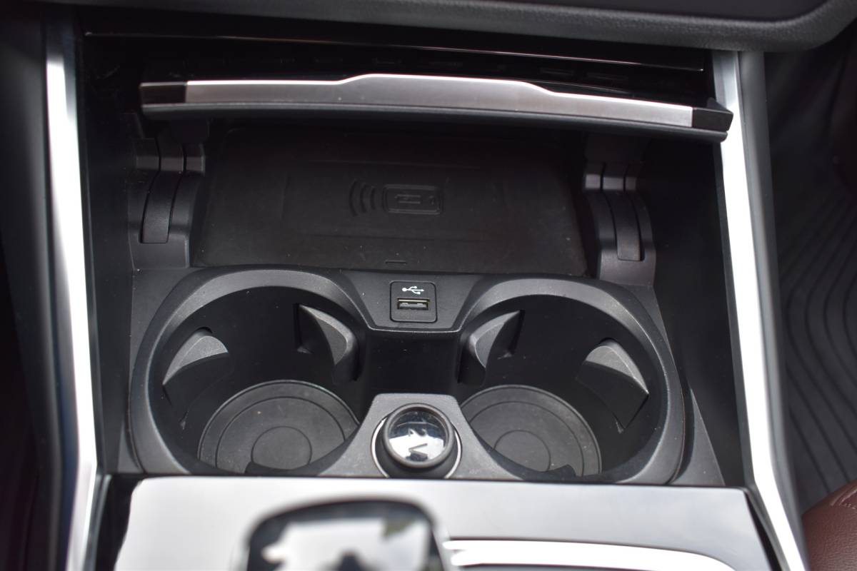 BMW 3 Serie BMW 3-serie Touring 330e Business Edition Plus Plugin-hybride Pano Leder