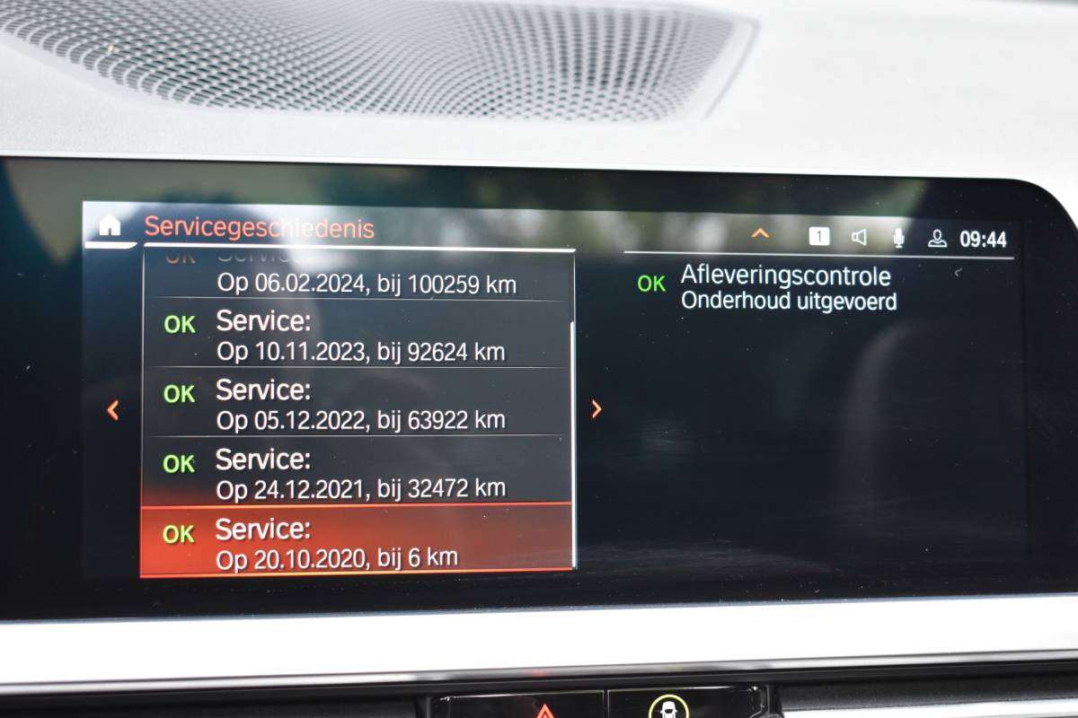 BMW 3 Serie BMW 3-serie Touring 330e Business Edition Plus Plugin-hybride Pano Leder